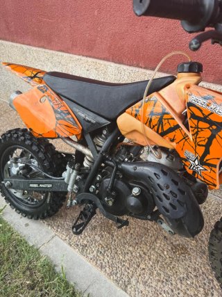 Moto 85cc 2tiempos Rebel Master SIN MARCHAS