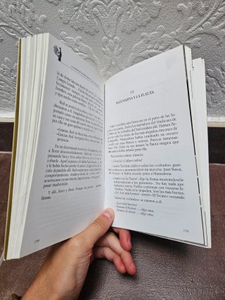 Libro. La noche de los pavos reales
