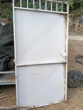 Puerta de hierro