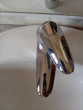 Mueble de baño con espejo y almacenaje