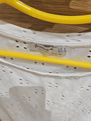 Camiseta Blanca Troquelada