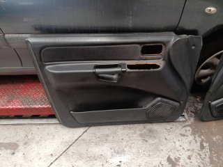 Paneles Puertas Delanteras Nissan Terrano 2