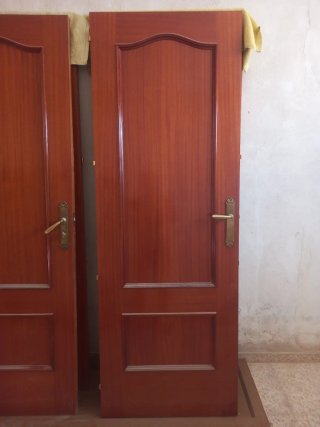 Puertas interiores de madera Sapelly 50€/ud.