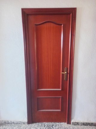 Puertas interiores de madera Sapelly 50€/ud.