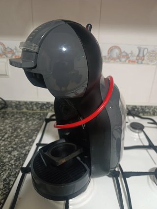 Cafetera Dolce Gusto Negra/Gris,       NO ENCIENDE