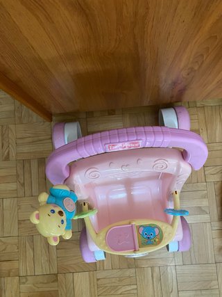 Andador Fisher Price Rosa con Juguetes