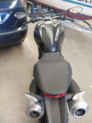 Ducati Monster 696 limitada a2