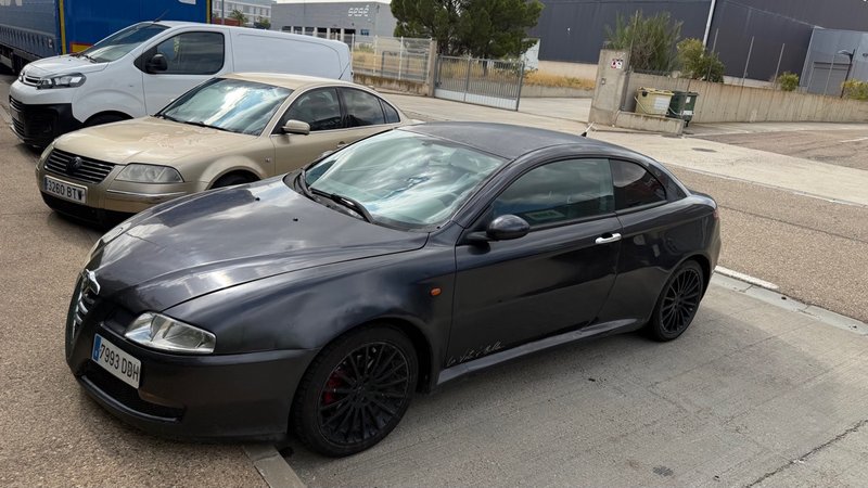 Alfa Romeo GT 2004 - foto 1