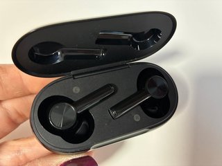 OnePlus Buds Z2 Negros