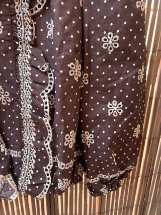 Blusa con bordados talla M Zara