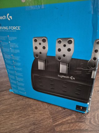 Volante y Pedales Logitech G920 Xbox