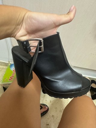 Tacones sin estrenar