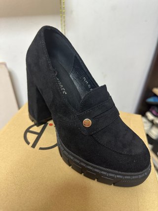 Tacones sin estrenar