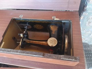 Máquina de coser Singer antigua