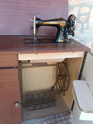 Máquina de coser Singer antigua