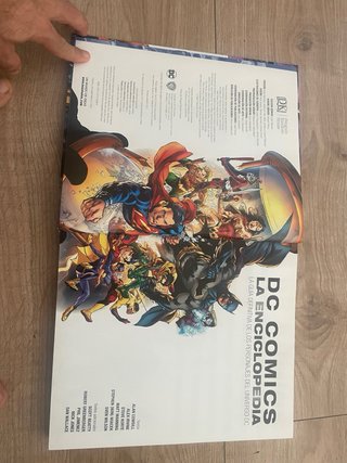 DC Comics la enciclopedia : la guía definitiva