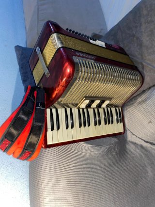 Fisarmonica Hohner Arietta II M 72 Bassi