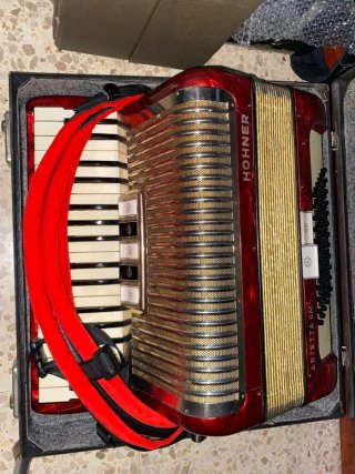 Fisarmonica Hohner Arietta II M 72 Bassi
