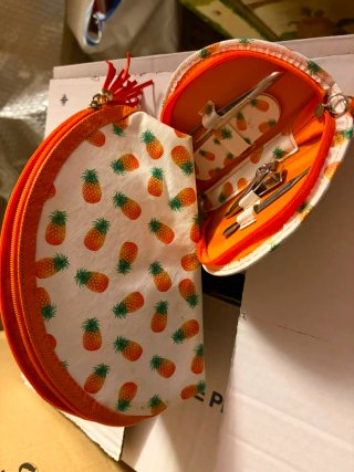 Doppia pochette per oggetti e manicure