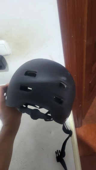 Casco patinete eléctrico negro