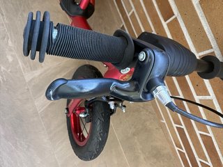 Bicicleta sin pedales 12” aluminio, con freno.