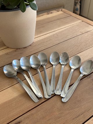 Set di 9 cucchiai da dessert/caffè in metallo argentato