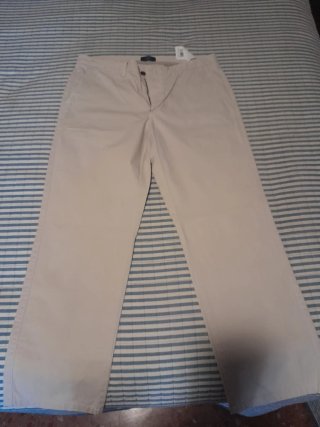 Pantalón beige hombre