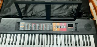 Organo Yamaha PSR F51