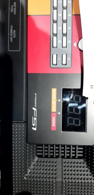 Organo Yamaha PSR F51