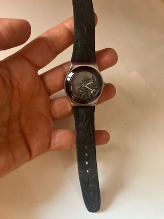 Swatch Irony Medium Black Flower