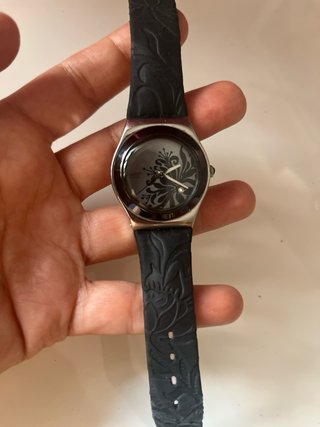 Swatch Irony Medium Black Flower