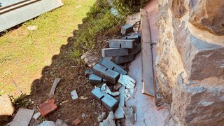 Puerta basculante 3,5x2,2 m Tresabuela (Cantabria)