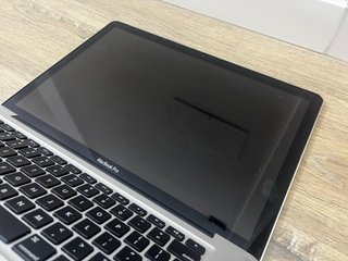 Lote 2 MacBook Pro para piezas