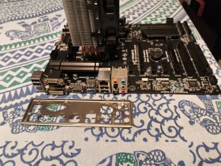 Pack de placa base y micro, Gigabyte y AMD + 8Gb
