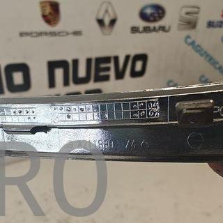 MOLDURA PARACHOQUES DERECHO MERCEDES USADO