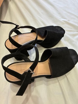 Sandalias de tacón negras