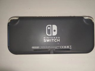 Nintendo Switch Lite + 5 Juegos