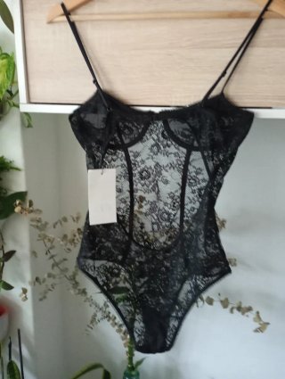 Body lencero encaje Zara