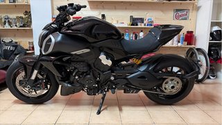 Ducati Diavel Negra