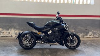 Ducati Diavel Negra