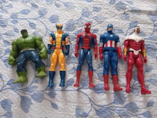 Muñecos Marvel: Hulk, Wolverine, Spiderman, Capitá
