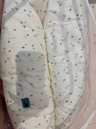 Almohada embarazo y lactancia estampado floral
