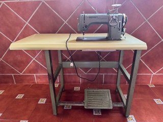 Máquina de coser Refrey Transforma