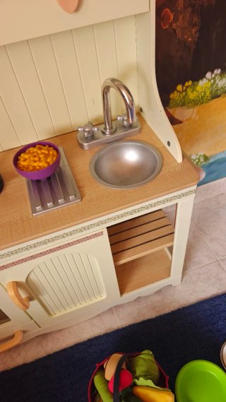 Cocinita de madera para niños  1mesa +2 sillas +