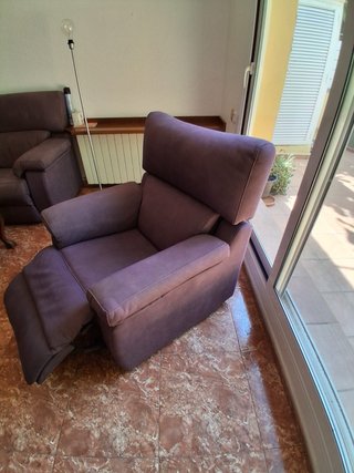 Sillón electrónico morado