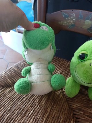 2 Peluches Verdes Cocodrilo y Tortuga