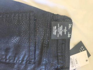 Pantalón Sfera efecto piel serpiente