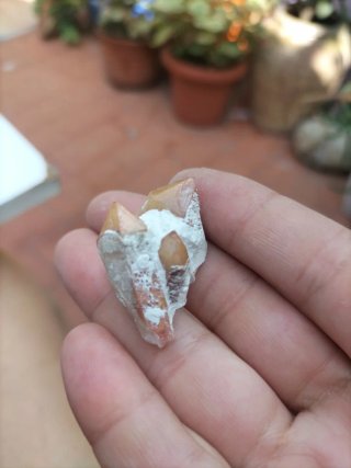 Mineral cuarzo natural