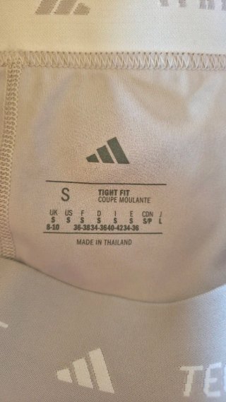 Mallas Adidas Techfit Grises