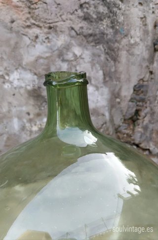 Antigua Damajuana
